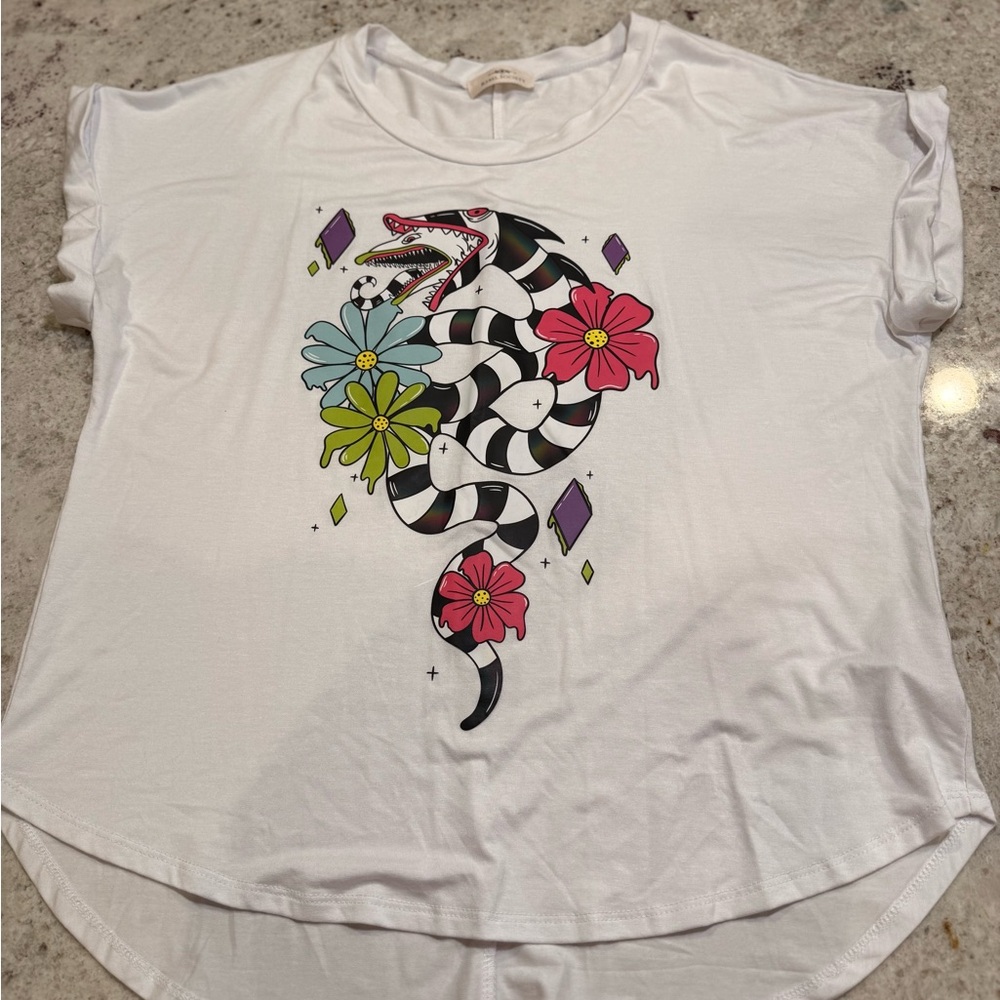 Sandworm Floral Graphic Tee – Size Large Soft & Stretchy Rayon Blend